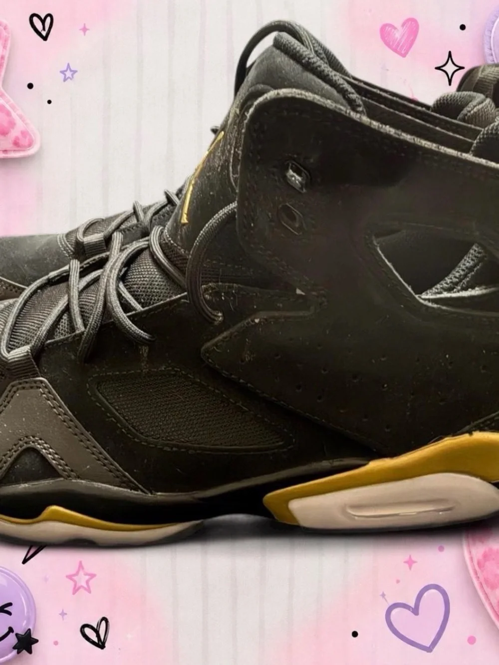 Jordan Flight Club ’91 in Black/Metallic Gold